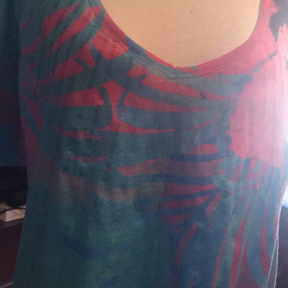 Scoop neck top